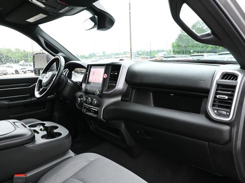 Used 2024 RAM 2500 Big Horn AWD/4WD image 35