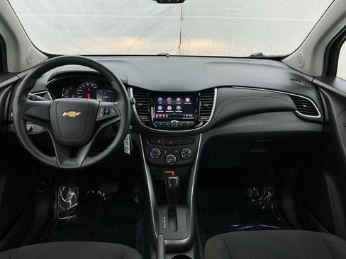 Used 2018 Chevrolet Trax LS FWD image 26