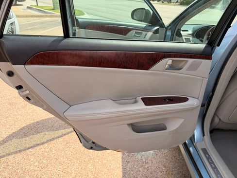 Used 2012 Toyota Avalon Limited FWD image 13