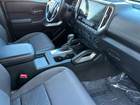 Certified 2025 Nissan Frontier SV AWD/4WD image 18