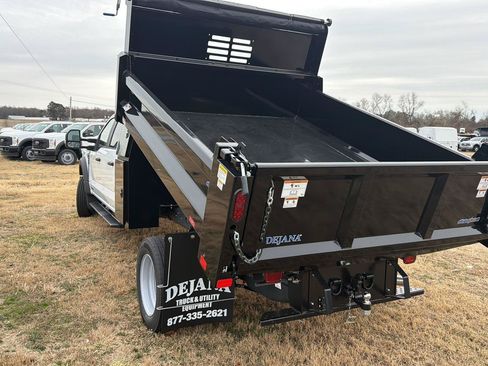 New 2026 Ford F550 4x4 Crew Cab image 17