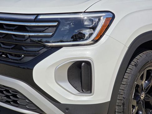 New 2026 Volkswagen Atlas Peak Edition AWD/4WD image 7