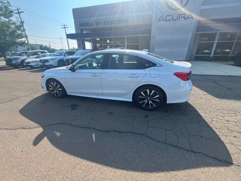 Used 2024 Honda Civic EX image 5