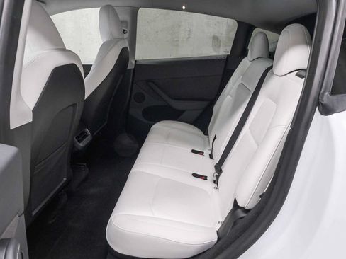 Used 2023 Tesla Model Y AWD image 21