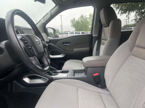 Used 2022 Nissan Frontier SV AWD/4WD image 14
