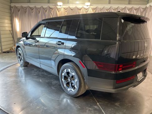 Used 2025 Hyundai Santa Fe SE image 8