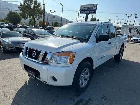 Used 2014 Nissan Titan S w/ Tow Package RWD image 3