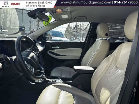 Used 2024 Buick Encore GX Avenir image 17