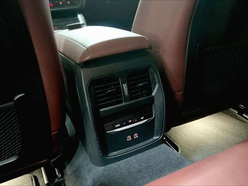 Used 2023 BMW i4 eDrive40 image 33