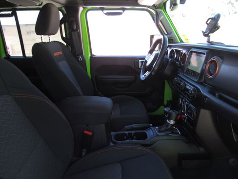 Used 2021 Jeep Gladiator Mojave AWD/4WD image 8