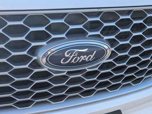 Used 2024 Ford Edge SEL AWD/4WD image 11