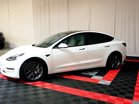 Used 2021 Tesla Model 3 Long Range AWD/4WD image 3