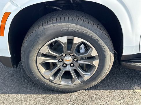 New 2026 Chevrolet Suburban LT w/ Comfort Package image 12