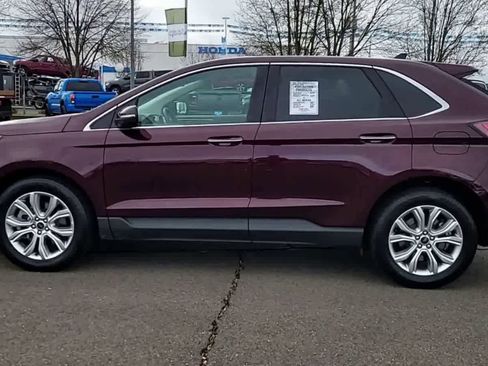 Used 2024 Ford Edge Titanium image 5