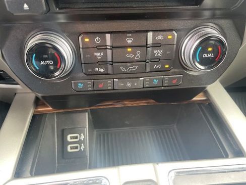 Used 2018 Ford F150 Lariat w/ Equipment Group 502A Luxury AWD/4WD image 28