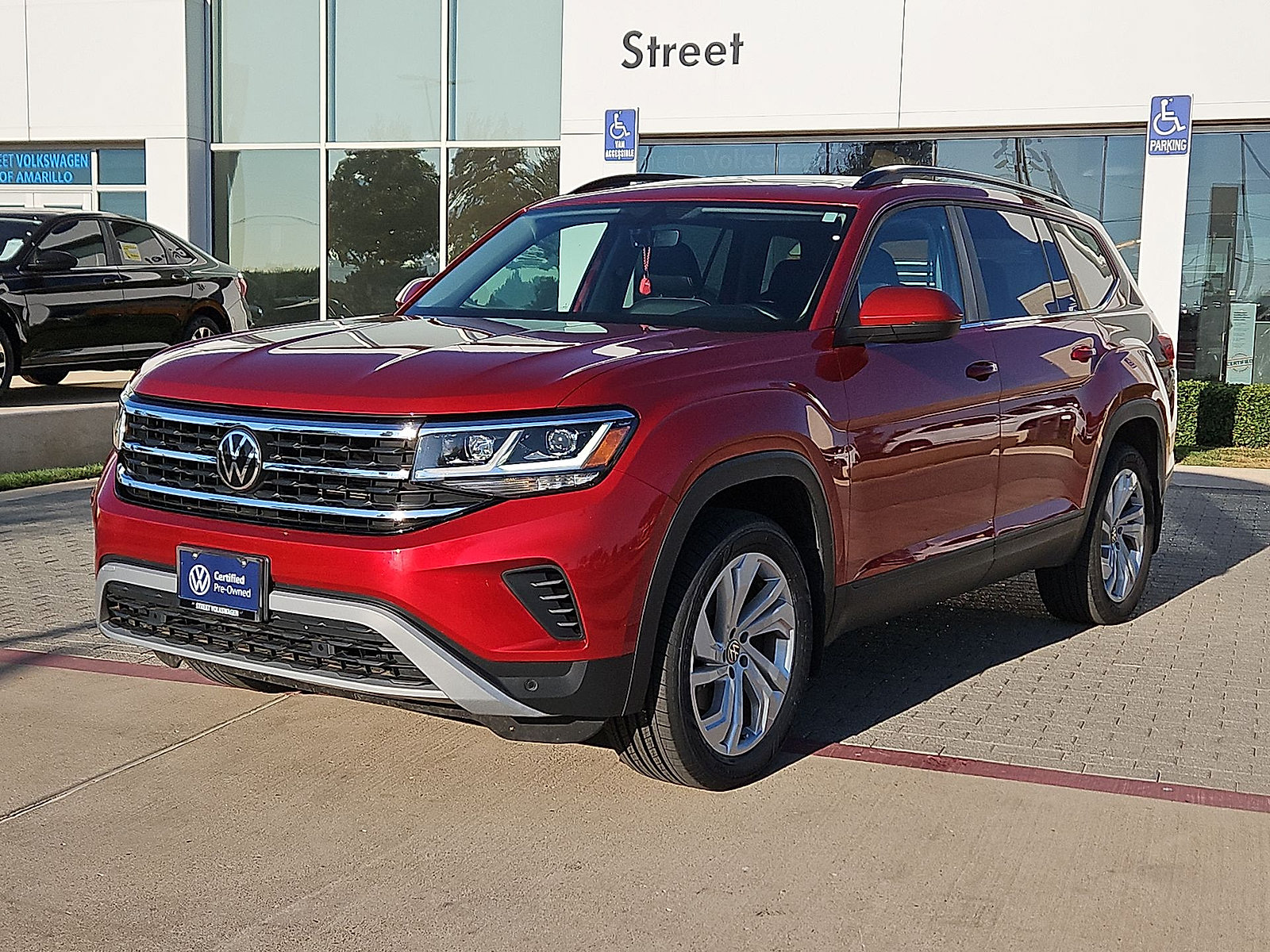 Certified 2023 Volkswagen Atlas SE w/ Panoramic Sunroof Package AWD/4WD image 4