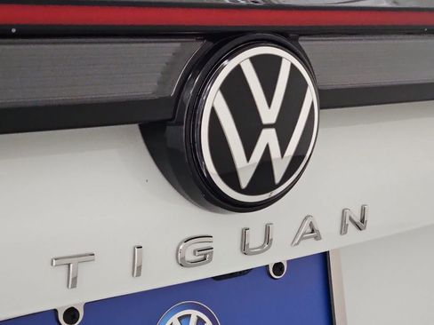 New 2026 Volkswagen Tiguan SEL R-Line AWD/4WD image 12