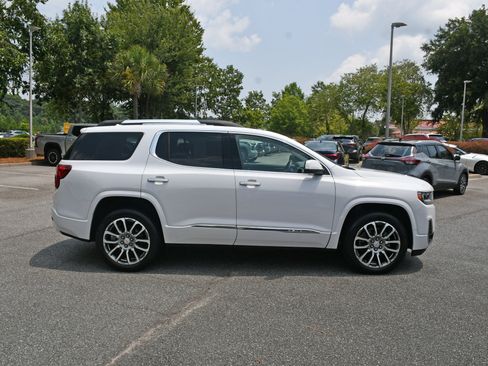 Used 2023 GMC Acadia Denali w/ Denali Technology Package FWD image 5