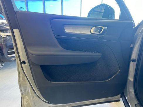 Used 2026 Volvo XC40 B5 Core w/ Climate Package image 9