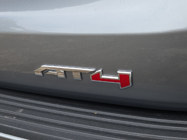 Used 2025 GMC Yukon AT4 w/ AT4 Premium Package AWD/4WD image 33