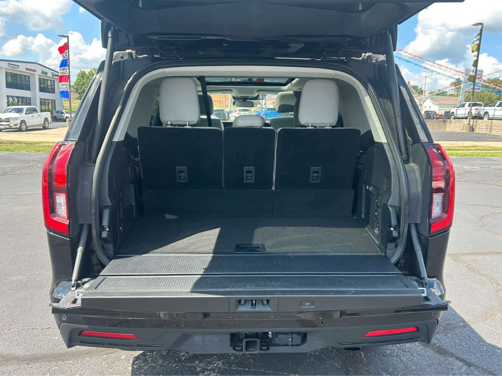 Certified 2025 Ford Expedition Active AWD/4WD image 9