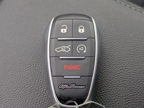 Used 2024 Alfa Romeo Stelvio Veloce image 39