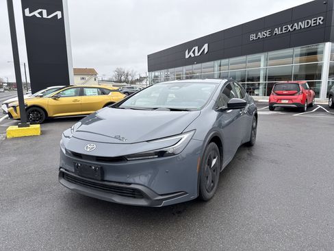 Used 2024 Toyota Prius LE image 8