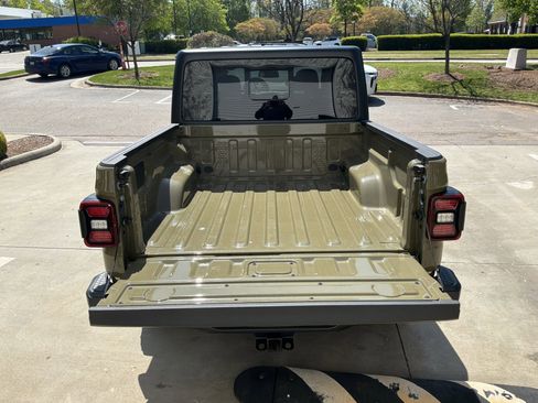 Used 2025 Jeep Gladiator Sport AWD/4WD image 32