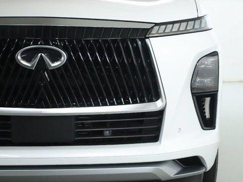 Used 2025 INFINITI QX80 Sensory AWD/4WD image 8