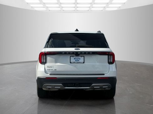 New 2026 Ford Explorer Active w/ Active Comfort Package RWD image 4
