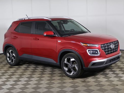 Certified 2023 Hyundai Venue Limited FWD image 2