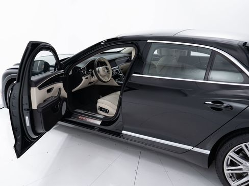 Used 2021 Bentley Flying Spur W12 AWD/4WD image 9