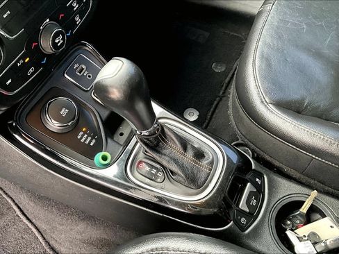 Used 2018 Jeep Compass Limited AWD/4WD image 14