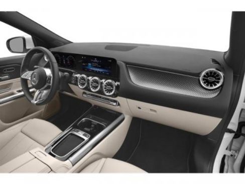 Used 2025 Mercedes-Benz GLA 250 4MATIC image 18