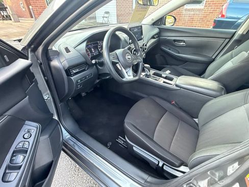 Used 2025 Nissan Sentra SV FWD image 13