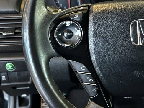 Used 2017 Honda Accord Sport image 18