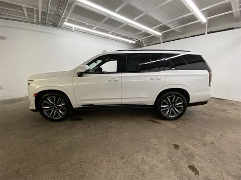 Used 2021 Cadillac Escalade Sport Platinum image 3