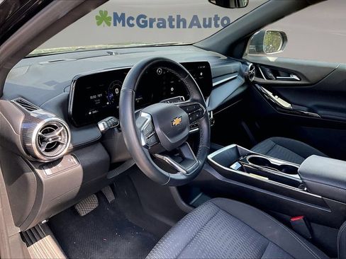Used 2025 Chevrolet Equinox LT FWD image 19