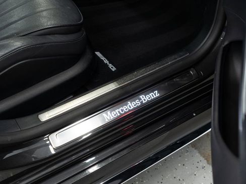 Used 2022 Mercedes-Benz S 500 4MATIC w/ AMG Line Package image 14