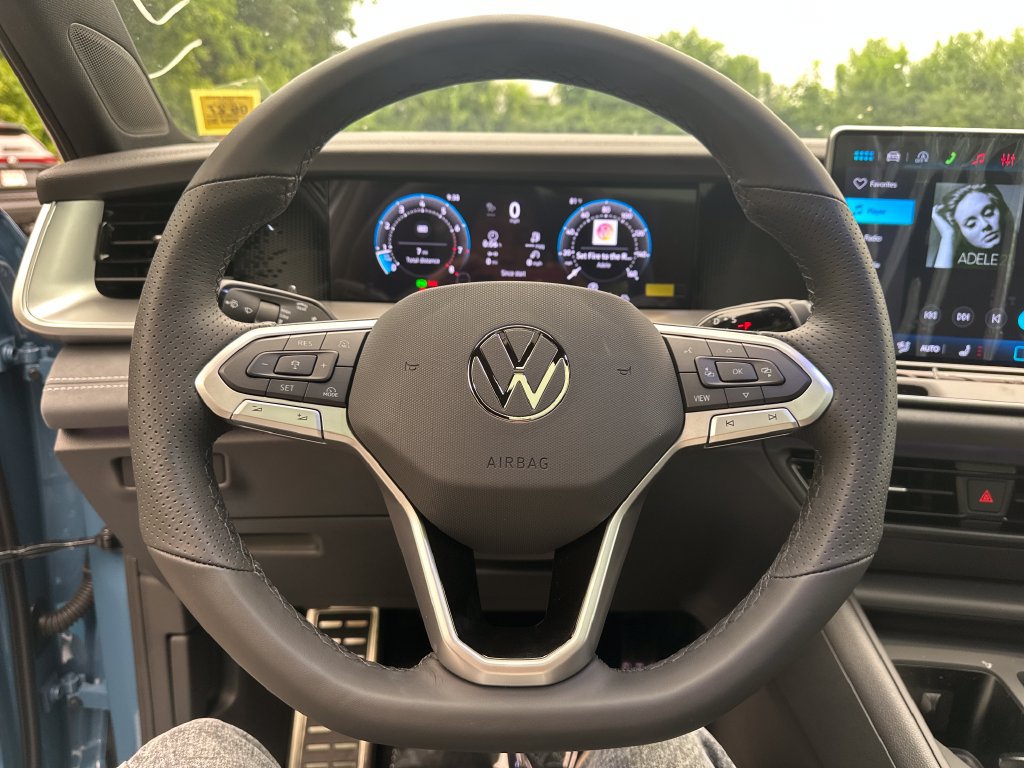 New 2026 Volkswagen Tiguan SE R-Line AWD/4WD image 12