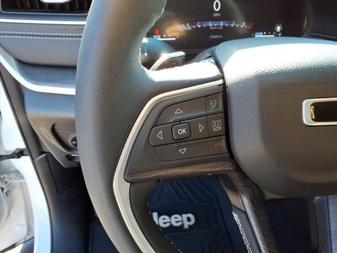 Used 2023 Jeep Grand Cherokee Limited w/ Luxury Tech Group II image 54