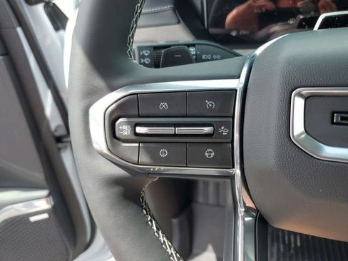 New 2026 GMC Acadia Denali w/ Super Cruise Package FWD image 28