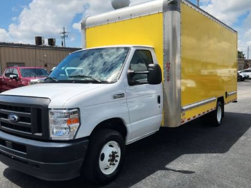 Used 2023 Ford E-350 and Econoline 350 Super Duty w/ Driver's Safety Package RWD image 4