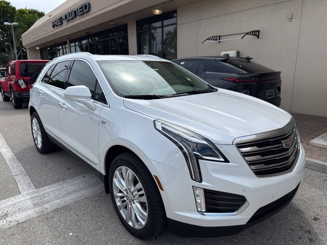 Used 2019 Cadillac XT5 Premium Luxury FWD image 2