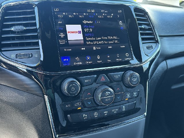 Used 2021 Jeep Grand Cherokee Laredo X AWD/4WD image 30