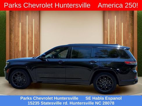 Used 2025 Jeep Grand Cherokee L Summit w/ Advanced Protech Group IV AWD/4WD image 29