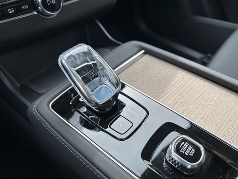 New 2026 Volvo XC90 T8 Plus w/ Protection Package Premier image 15