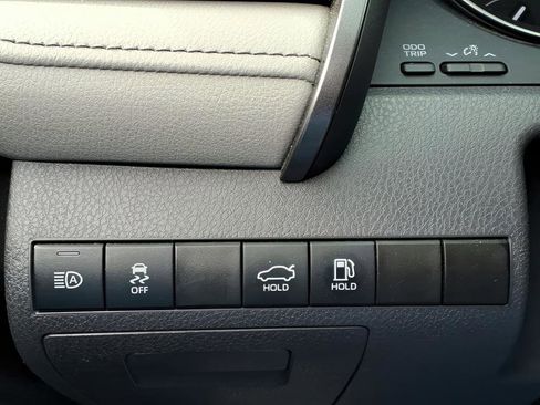 Used 2022 Toyota Camry SE image 22