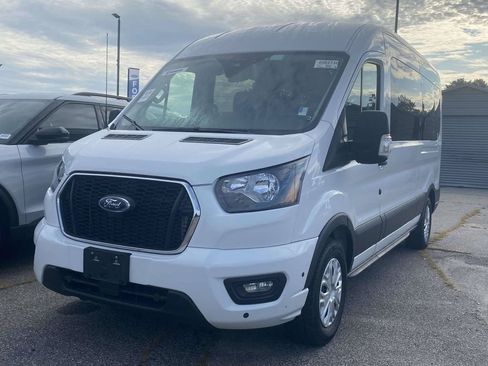Used 2025 Ford Transit 350 XLT RWD image 3