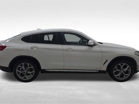 Certified 2025 BMW X4 xDrive30i w/ Premium Package image 10